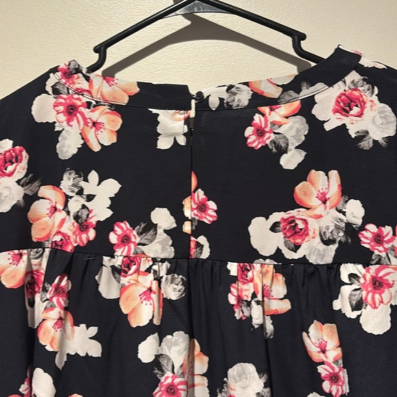 Navy with pink floral blouse - Picture 7 of 7